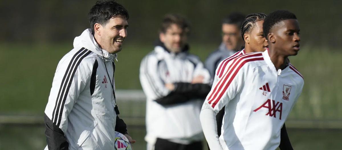Iraola believes Liverpool need to find a balance between control and fluidity in their attack.