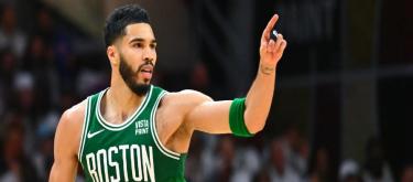 杰森·塔图姆创造了NBA历史，成功抓下第4000个篮板