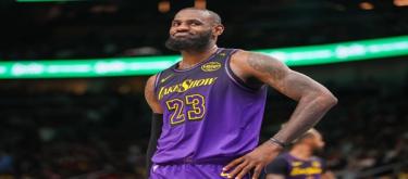 James leads the way with two stars! Lakers beat Mavericks 107-99 to win three straight games