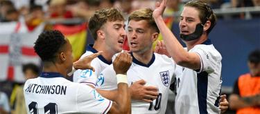 晋级欧洲足球锦标赛半决赛 　李·卡斯利鼓励英格兰U21继续提升