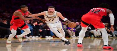 Doncic's 25 points spurred the Lakers to a 110-93 comeback victory over the Raptors.