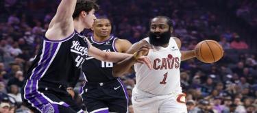 Mitchell's 35 points shone as the Cavaliers defeated the Kings 132-126.