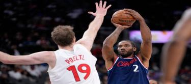 Leonard's 27 points saved the Clippers from a 119-94 defeat to the Raptors.