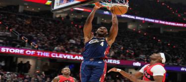 Mitchell's 30-point outburst led the Cavaliers to a 115-105 victory over the Raptors.