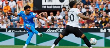 La Liga – Luque and Llorente scored in the second half, leading Atletico Madrid to a 2-0 away victory over Valencia.