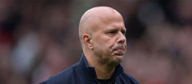 Renowned team correspondent deny rumours claiming Ajax is interested in appointing Liverpool head coach Arne Slot..