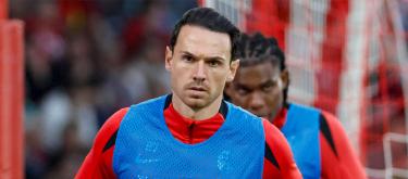 Freiburg defensive midfielder Nicolas Hefler has confirmed his retirement this summer at the age of 36.