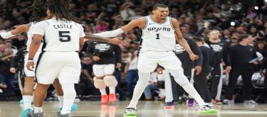 Wimbledon and Yamaz shone with 33 points as the Spurs easily defeated the Thunder 103-82, tying the series 2-2.