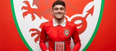 Daniel James wins Man of the Match award for Wales' equalizer against Ghana