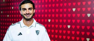 Juan Iglesia admitted that he was very happy to join Sevilla and was eager to start training as soon as possible.
