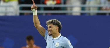 ◤美国、加拿大和墨西哥世界杯◢ 马克西米利亚诺·阿劳霍进球，帮助乌拉圭在比赛尾声1-1战平沙特阿拉伯。