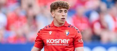 Liverpool sign Spanish starlet Victor Muñoz