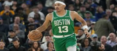 The Celtics have signed Ron Harper to a three-year, $9 million contract extension.