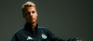 纽卡斯尔联从阿贾克斯签下荷兰U18国脚级中场妖星肖恩·斯图尔..