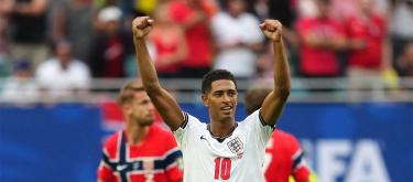 World Cup – Bellingham scores twice as England come from behind to beat Norway 2-1 and advance to the semi-finals.