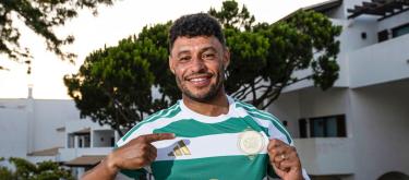 Celtic completes contract extension with England international attacking midfielder Alex Oxlade-Chamberlain..