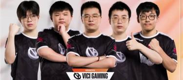 VG narrowly escaped elimination and advanced to the EWC quarterfinals, while 1w Team was tragically eliminated.