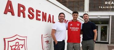 Arsenal have officially announced the signing of 18-year-old defender Elijah Upson.