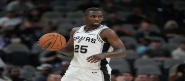 The San Antonio Spurs re-signed David Jones-Garcia to a two-way contract, allowing him to remain with the team.