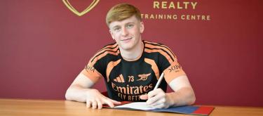 Arsenal youngster Kalan Hamill signs his first professional contract extension.