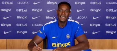 Chelsea have officially announced the signing of Danny Welbeck, with both parties agreeing to a contract until 2028.