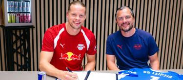 Sevilla goalkeeper Ørjan Nyland officially rejoins RB Leipzig on a free transfer..