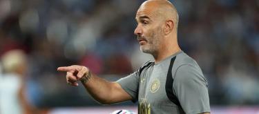 Maresca, who succeeded Guardiola as manager of Manchester City, said that being compared to others does not bring him pressure.
