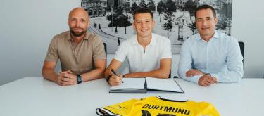 Borussia Dortmund officially announce the signing of Genk's Greek international attacking midfielder wonderkid Konstantinos Karetsas..