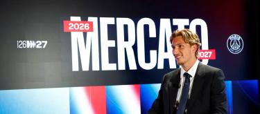 Paris Saint-Germain announced the signing of Belgian star winger Mika Götz