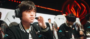 League of Legends: Top laner Chen Zebin (ID: Bin) returns to Bilibili Gaming (BLG) starting roster..