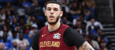 Lonzo Ball denies retirement rumors: I'm still waiting for the team to call.