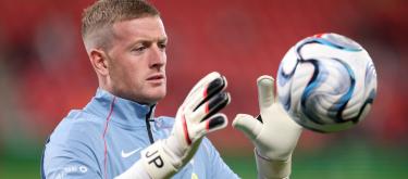 The competition for goalkeeper positions is heating up. Pickford: Healthy competition within the team is always a good thing.